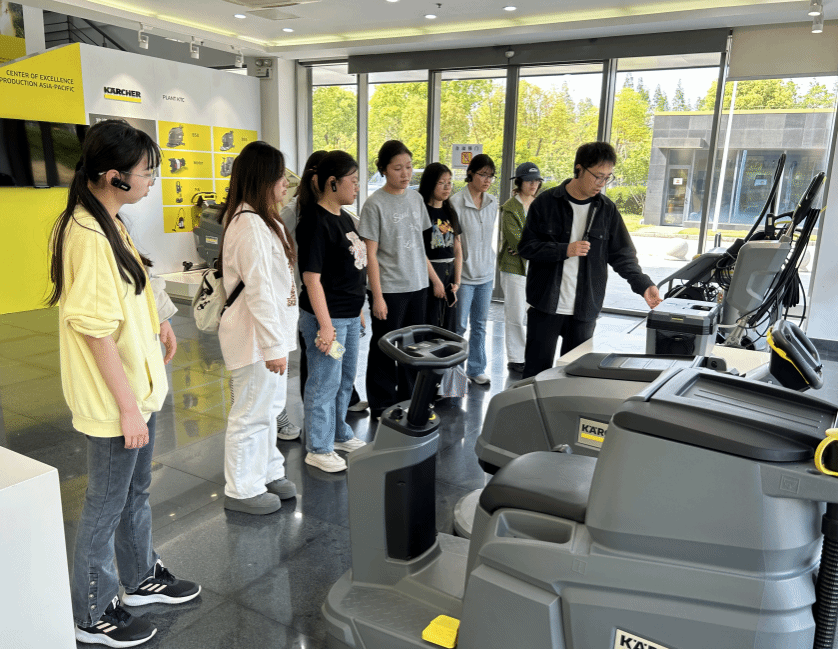 德語專業學生赴卡赫開展清潔服務實踐活動 語言能力與職業素養的雙重提升